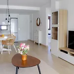 Beautiful In Laguna Overlooking Laguna Rosa In With 2 Bedrooms And 2 Bathrooms Apartamento